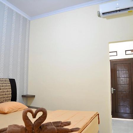 Haura Syariah Home Stay Bandar Lampung Luaran gambar
