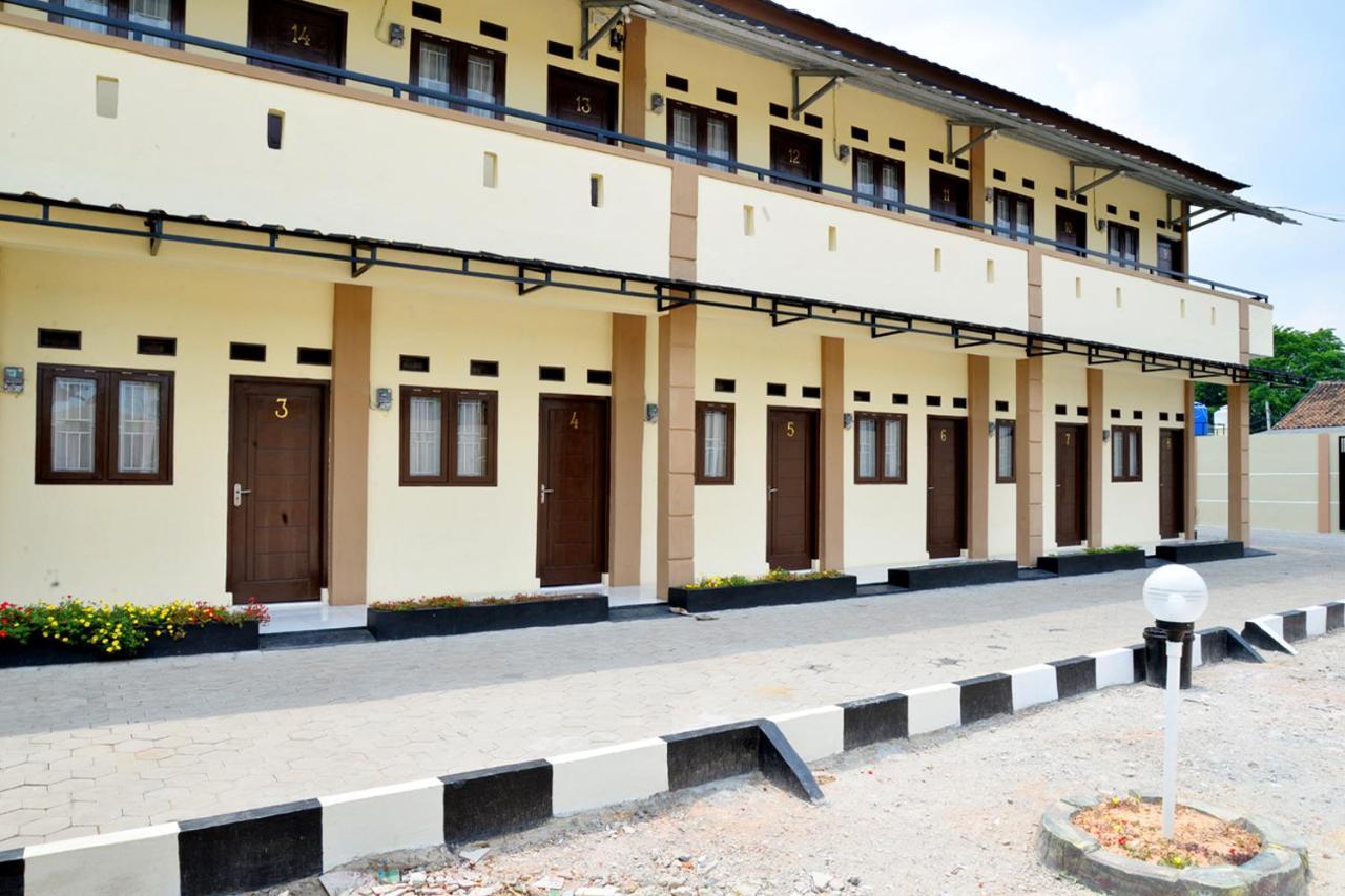 Haura Syariah Home Stay Bandar Lampung Luaran gambar