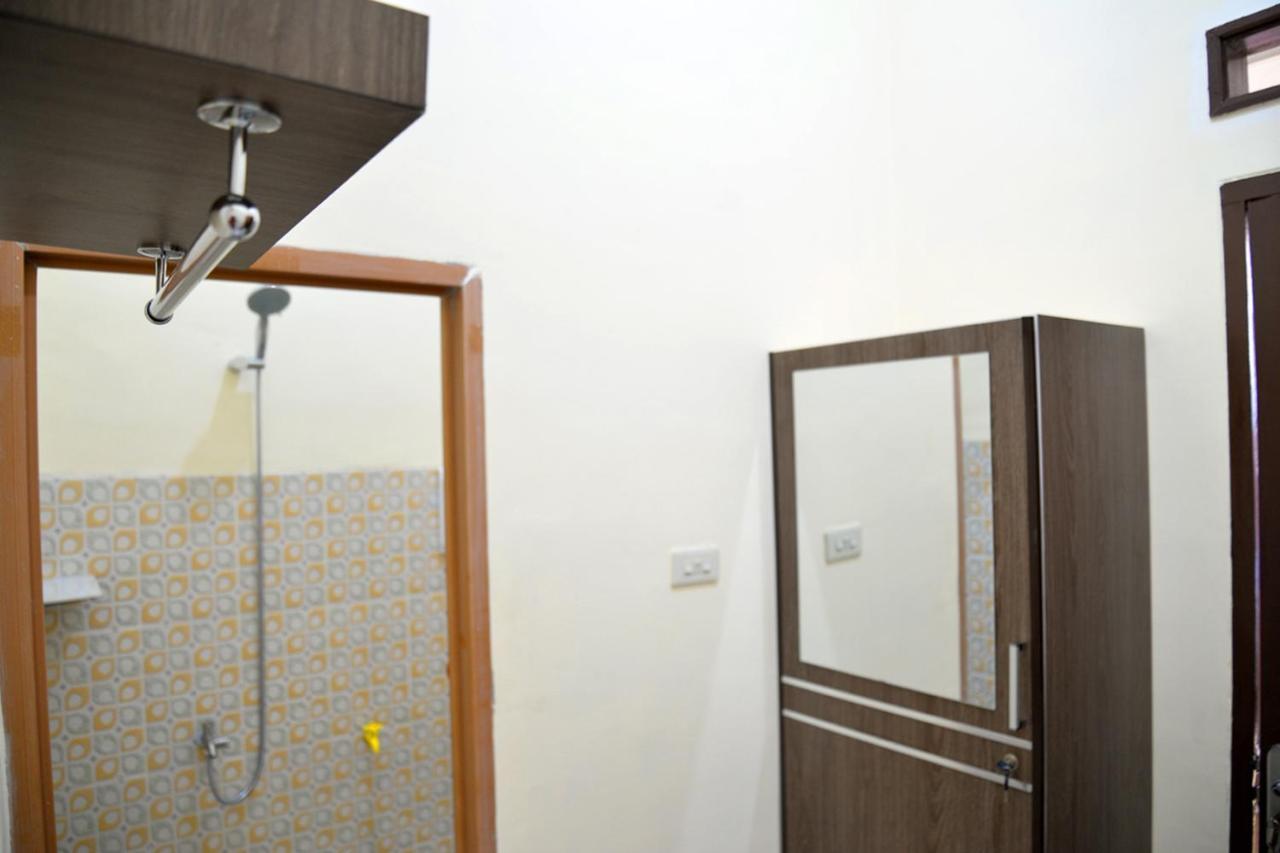 Haura Syariah Home Stay Bandar Lampung Luaran gambar